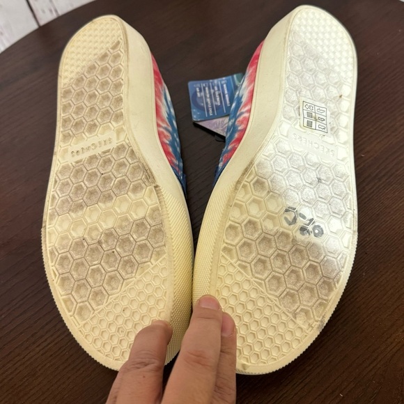 SKECHERS MEMORY FOAM red white & blue tie dye Canvas Slip ons 7.5 NWT - Picture 7 of 16